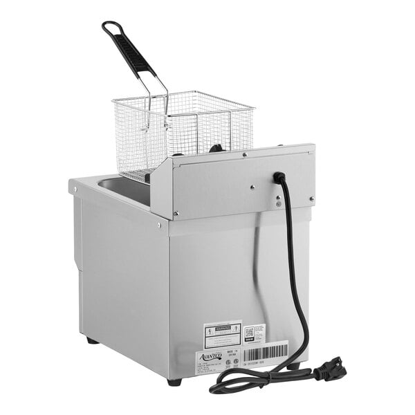 Avantco F200 15 lb. Medium-Duty Electric Countertop Fryer - 208-240V, 2700/3600W