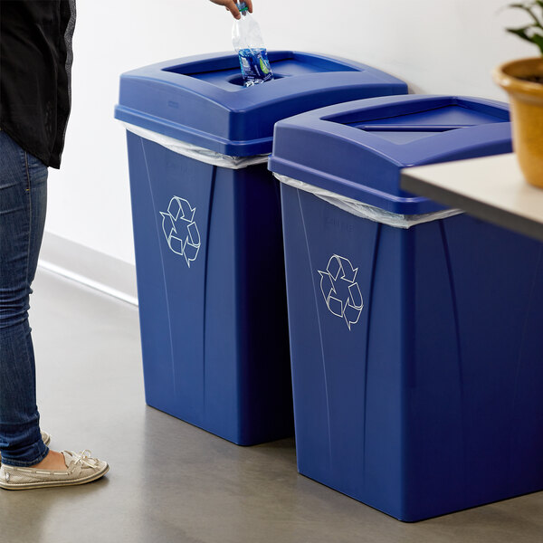 blue recycle bin
