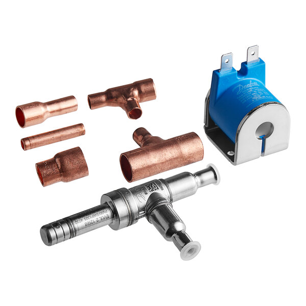 A copper pipe with a blue Manitowoc service valve.