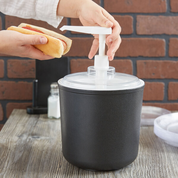 Carlisle 2 Qt. Black Insulated Condiment Pump Dispenser Kit