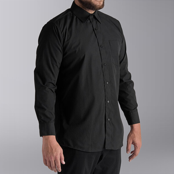 A man wearing a Henry Segal black dress shirt.