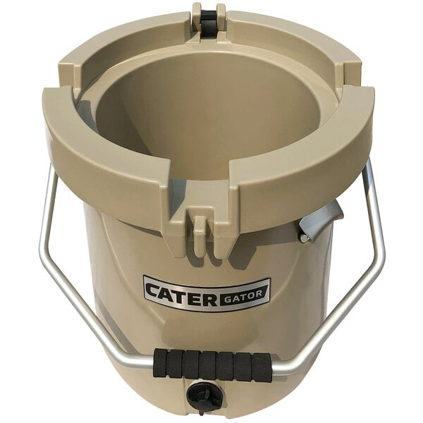 CaterGator CCG20B Beige 20 Qt. Round Rotomolded Extreme Outdoor Cooler ...