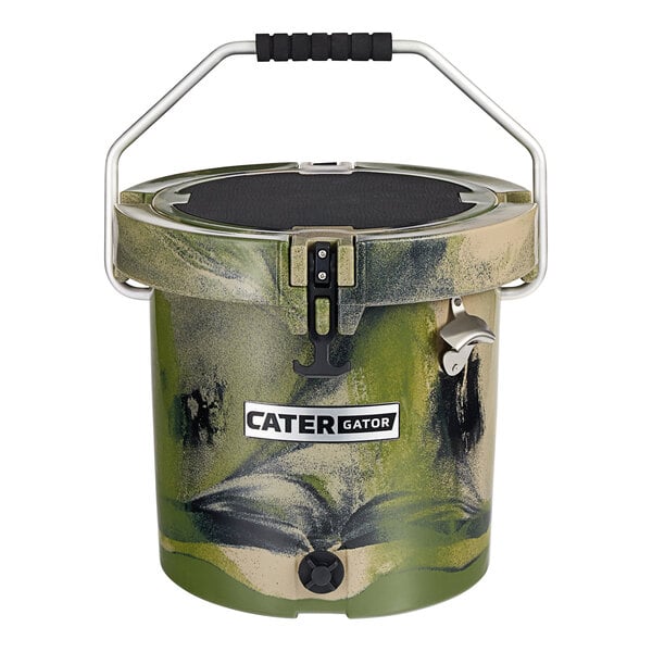 CaterGator CG100WHW White 110 Qt. Mobile Rotomolded Extreme Outdoor Cooler  / Ice Chest