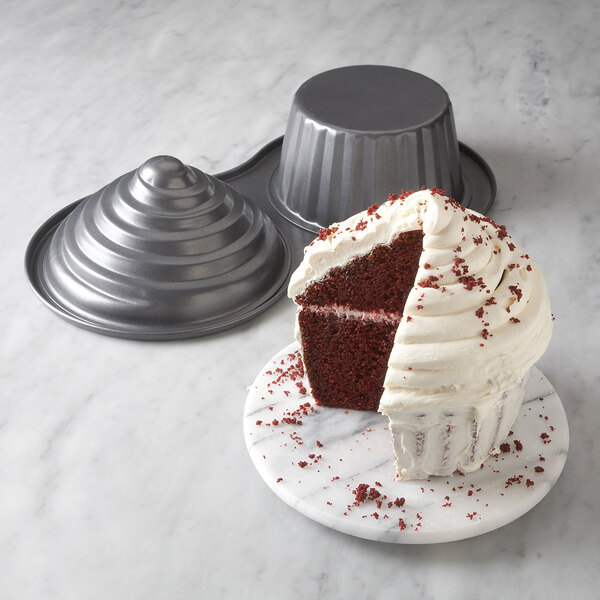 Giant cupcake novelty baking pan