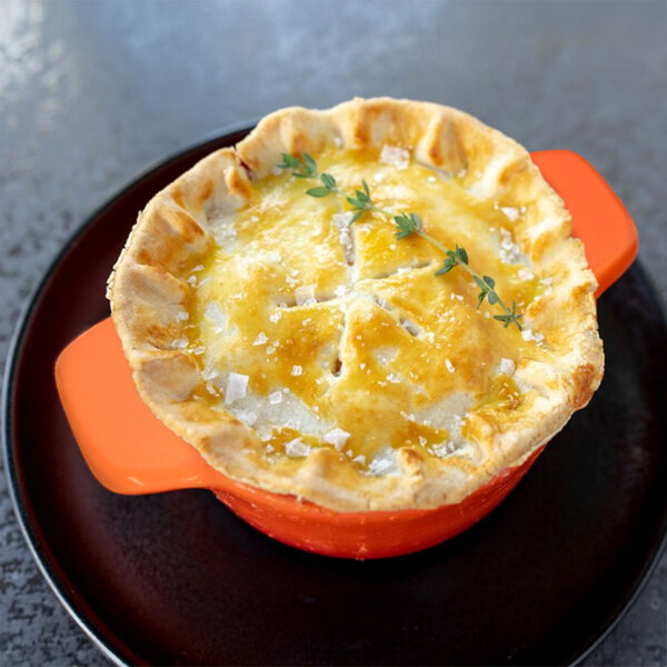 Front of the House DBO134ORC23 Kiln 7 oz. Blood Orange Round Stoneware Ovenware Dish with Lid - 12/Case