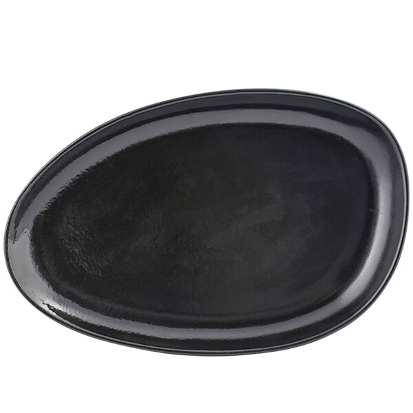 A black oval plate with a white background.