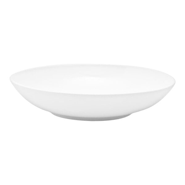 A white oval low porcelain bowl with a 28 oz. capacity.