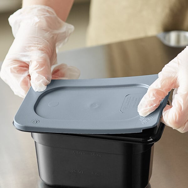 Rubbermaid Servin Saver Easy Tab Blue Covers or Containers With EZ