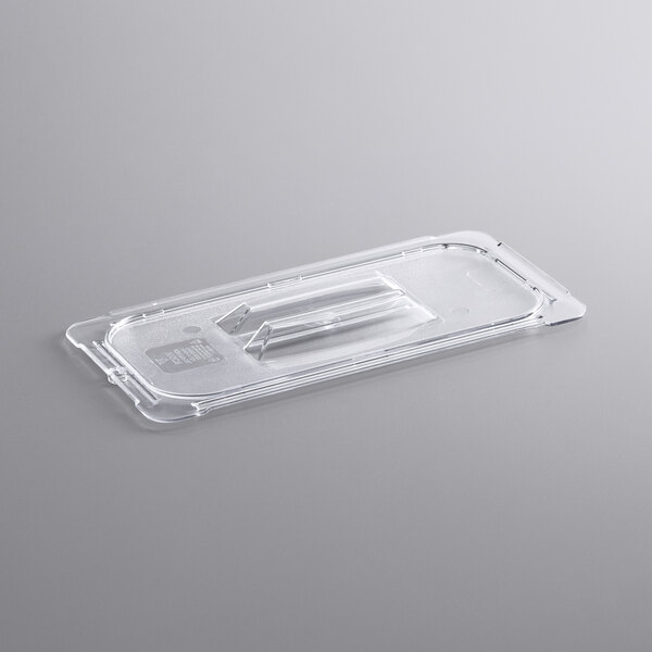 a clear plastic container with a clear plastic lid