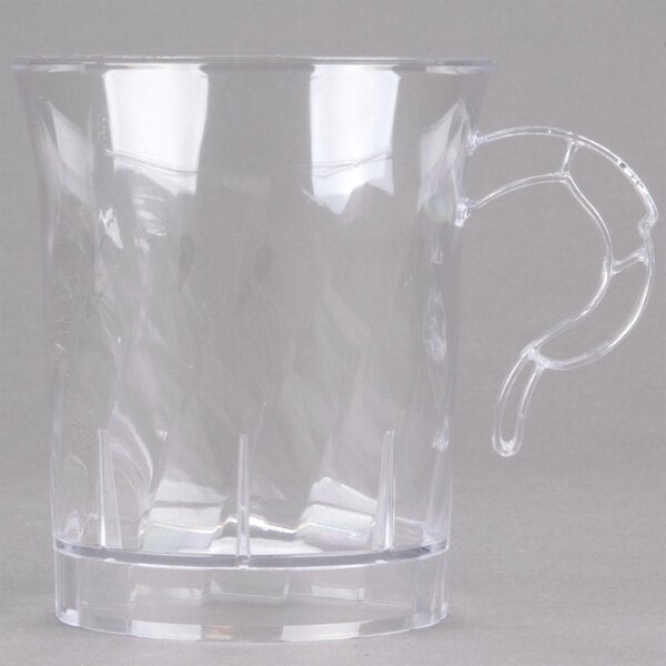 clear plastic coffee cups