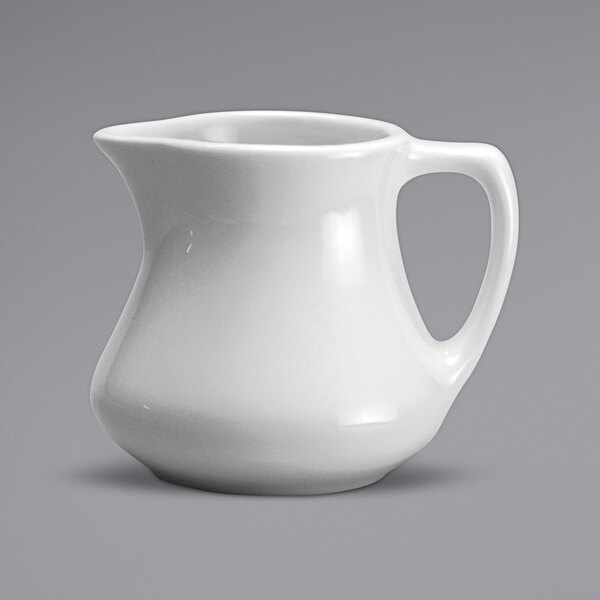 Oneida Buffalo F9010000807 Cream White Ware 7 oz. Porcelain Creamer