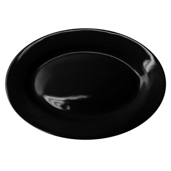 a black plate with a white background