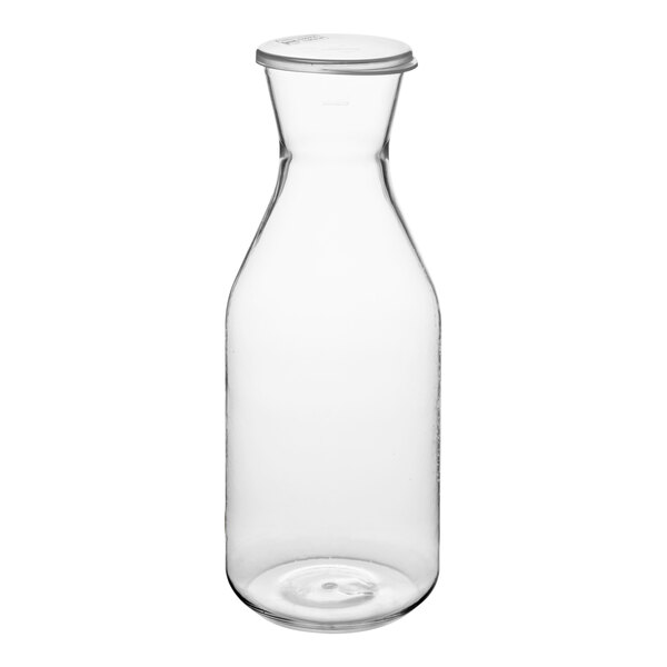 A clear polycarbonate carafe with a flat lid.