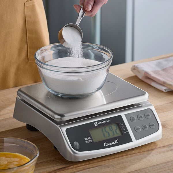 San Jamar / Escali SCDGM66 66 lb. Multi-Function Digital Portion Control Kitchen Scale