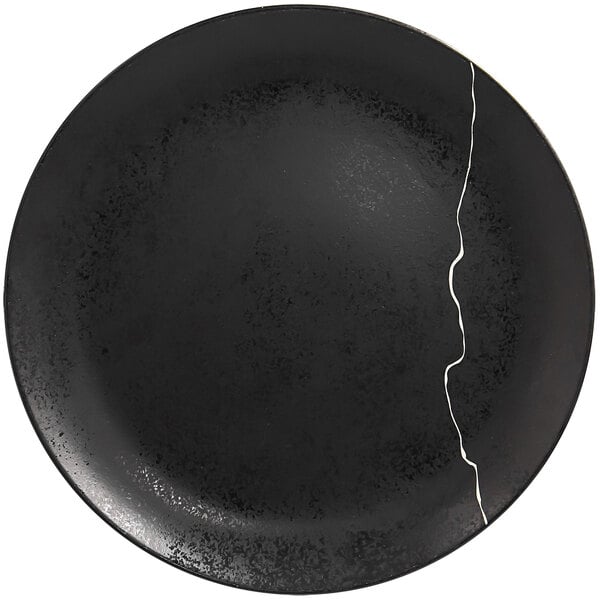 a black plate with a crack in the middle