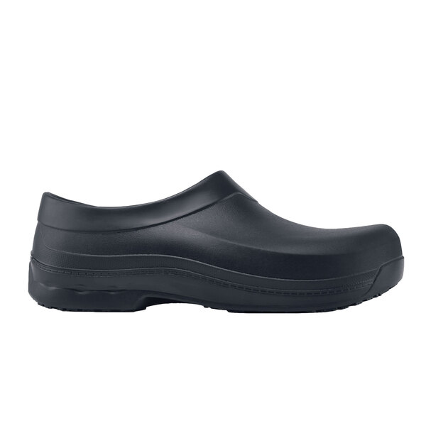 black closed toe non slip shoes