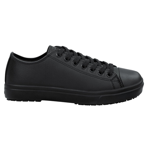 A black SR Max Portland casual shoe with laces.