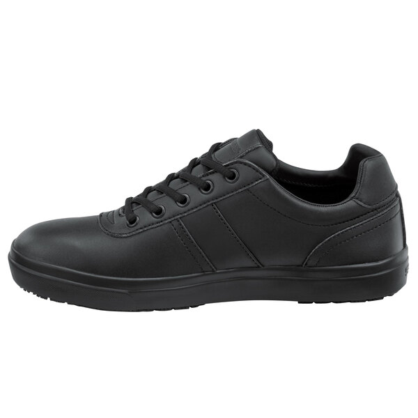 A black SR Max Santa Cruz women's casual shoe with laces.