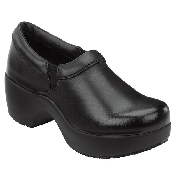 A black leather SR Max women's casual shoe.