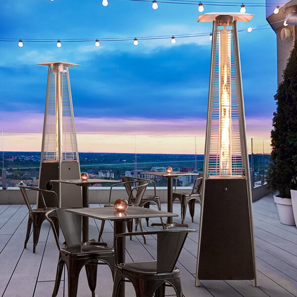 Pyramid-shaped quartz tube patio heater