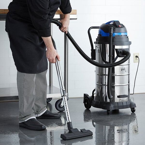 vacuum cleaner with wheels
