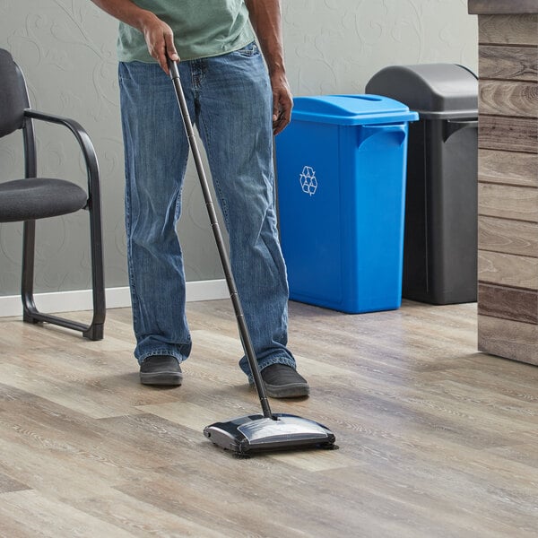 vacuum floor sweeper