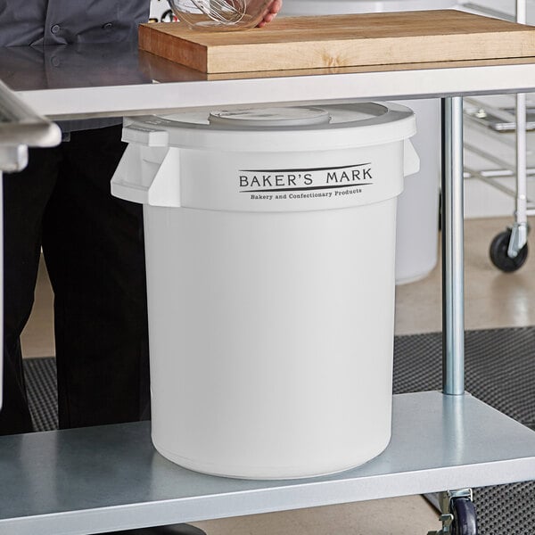 Baker's Mark 20 Gallon / 320 Cup Round White Flat Top Mobile