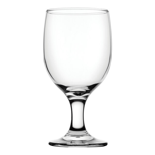 A close-up of a Pasabahce Capri stemmed beer glass with a foot.