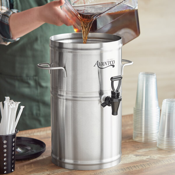 Avantco ITD2GRDMV 2 Gallon Round Iced Tea Dispenser with Stainless Steel Valve