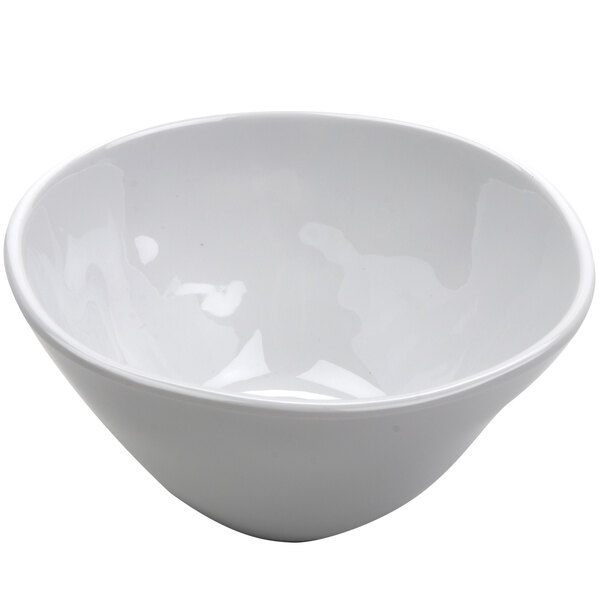 A close up of a white GET Arctic Mill melamine bowl.