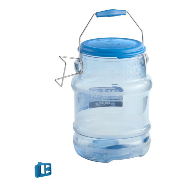 San Jamar Saf-T-Ice 6 Gallon Polycarbonate Ice Tote with Lid and Hanging Bracket