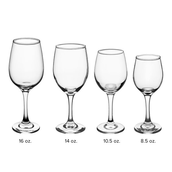 An Acopa all-purpose wine glass on a white background.