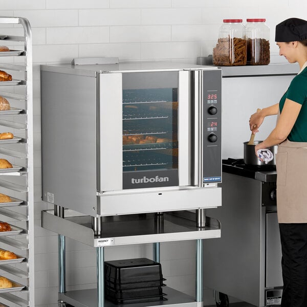 Moffat G32D5-1-N Turbofan Single Deck Full Size Natural Gas Digital Convection Oven with Steam Injection - 110-120V, 1 Phase, 33,000 BTU