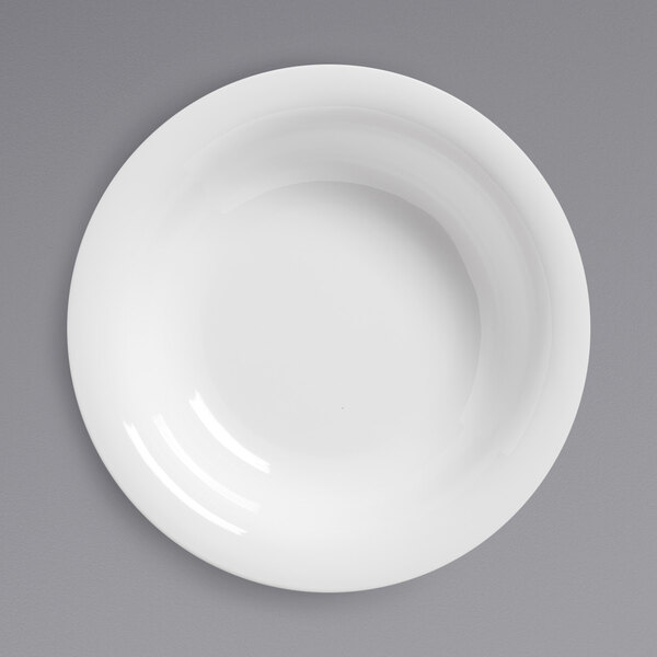 An American Metalcraft Jane Collection white melamine bowl.