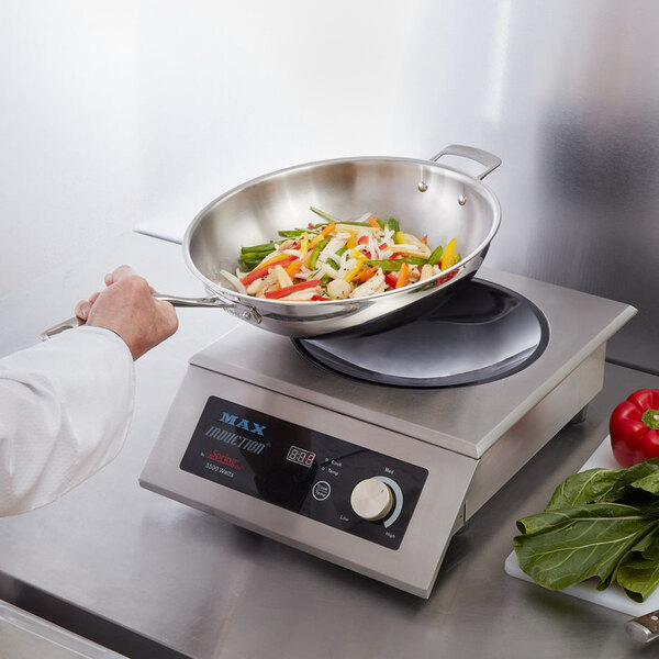 Spring USA SM-351WCR-6 MAX Induction Cook Only Wok Induction Range with Primo Wok Pan - 208-240V, 3500W