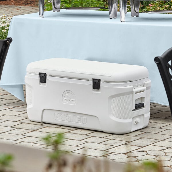 Igloo 50073 Marine Contour 120 Qt. White Cooler with Comfort Grip