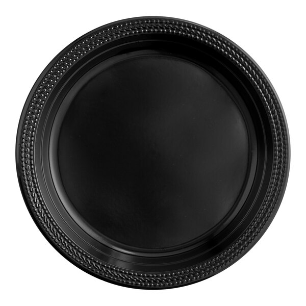 A black Fineline ReForm polypropylene plate with a braided edge.