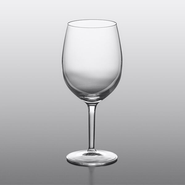 A wine glass with a stem and a base.