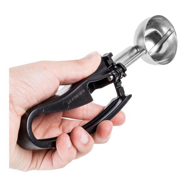 Vollrath 47398 Jacob's Pride® #30 Black Squeeze Handle Disher - 1.13 oz.