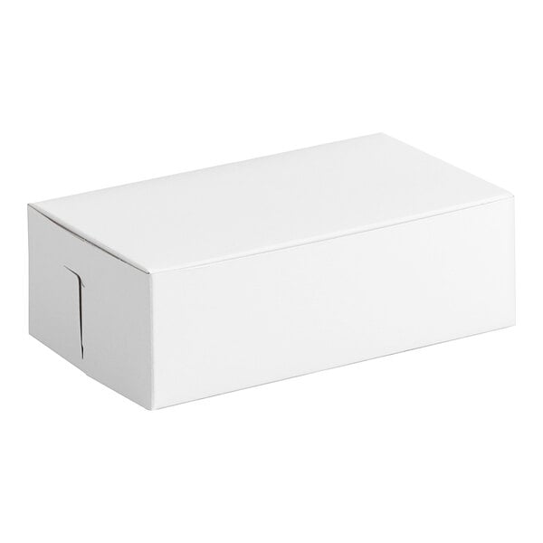 A plain white rectangular bakery box.