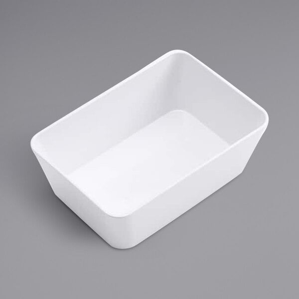 An American Metalcraft white rectangular plastic serving bowl.