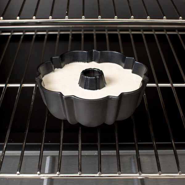 aluminum bundt cake pan