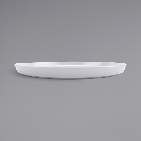 A white GET Diamond melamine plate on a gray surface.