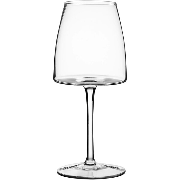 A close-up of an Acopa Piatta white wine glass with a clear stem.