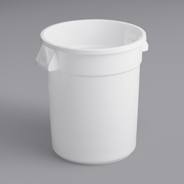 A white plastic Choice 20 gallon bucket with a lid and handle.