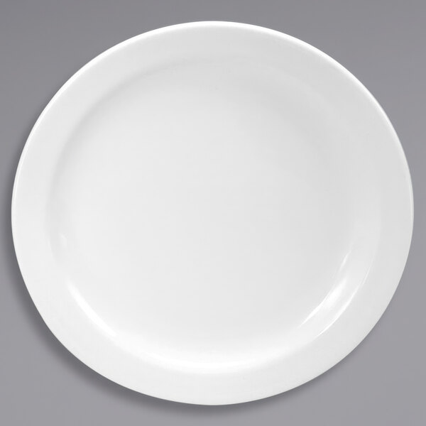 A white Oneida Shape 2000 porcelain plate with a round rim.