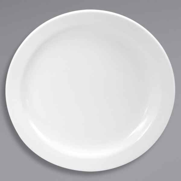 A white Oneida Shape 2000 porcelain plate with a round rim.