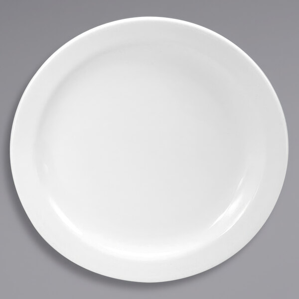 A white Oneida Shape 2000 porcelain plate with a round rim.