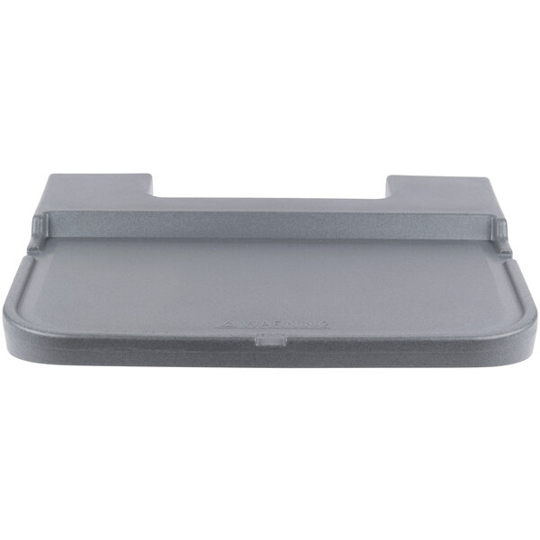 A navy blue plastic tray with a clear lid for a Cambro Versa food bar.