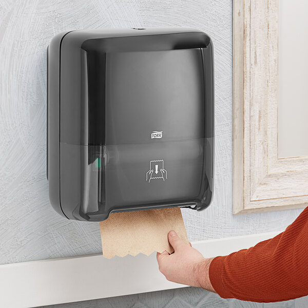 TORK 5022020 Reflex Portable Dispenser Carta Asciugamani - Starter Pack Con Rotolo Da 400 Fogli - Igienico E Portatile